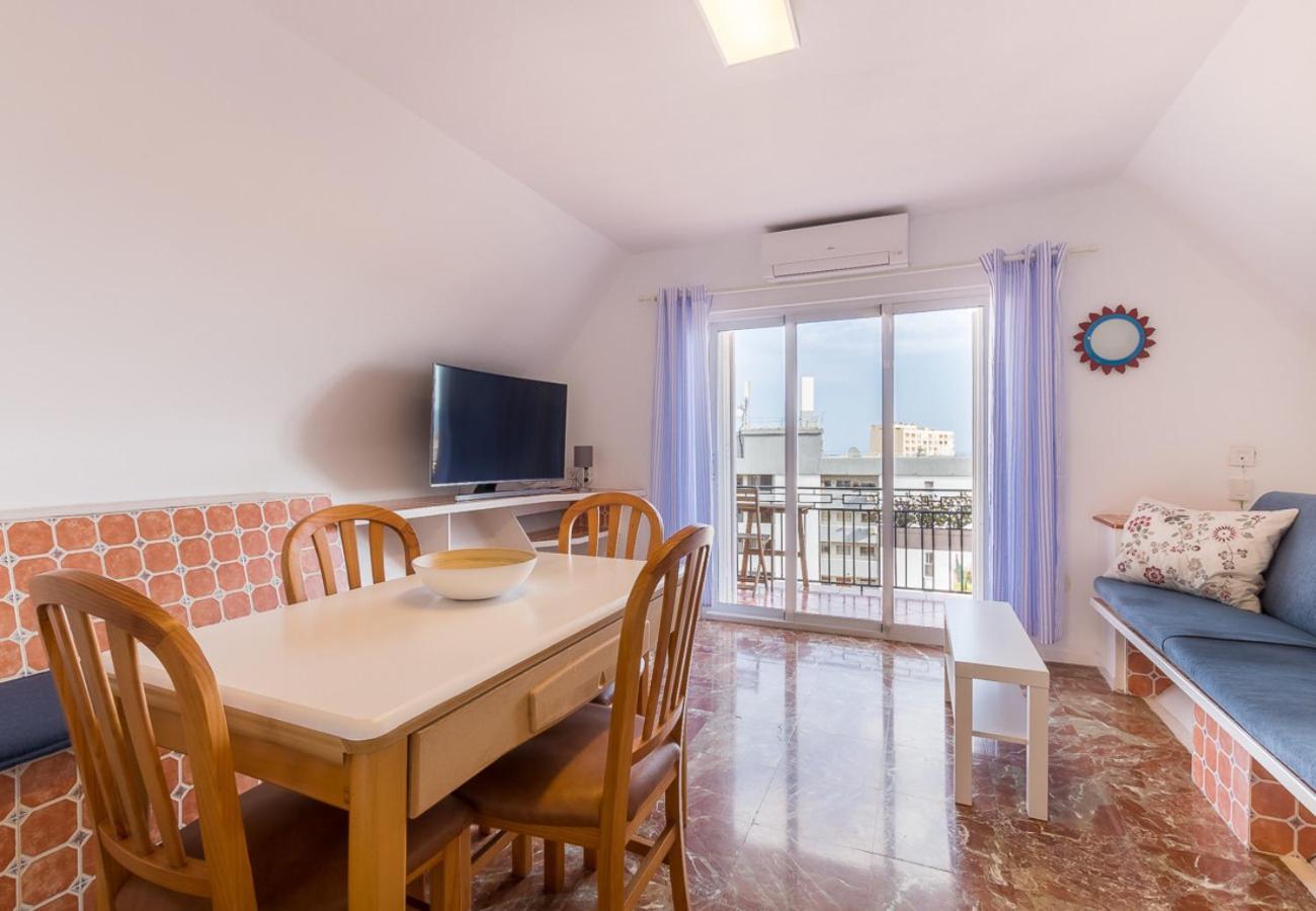 Reformado Apartamento En El Centro Con Vista Al Mar Torremolinos Exterior photo